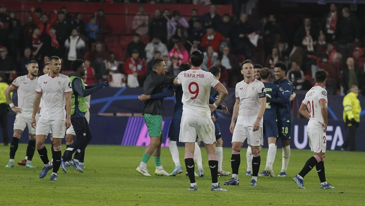 Dos jugadores de Sevilla que más abandonan Sevilla en una discusión