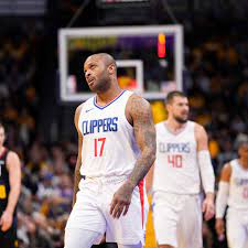 “Lmaoo bro wants out of LA”: NBA fans make fun of PJ Tucker’s amusing search for a massage therapist and chiropractor during halftime.