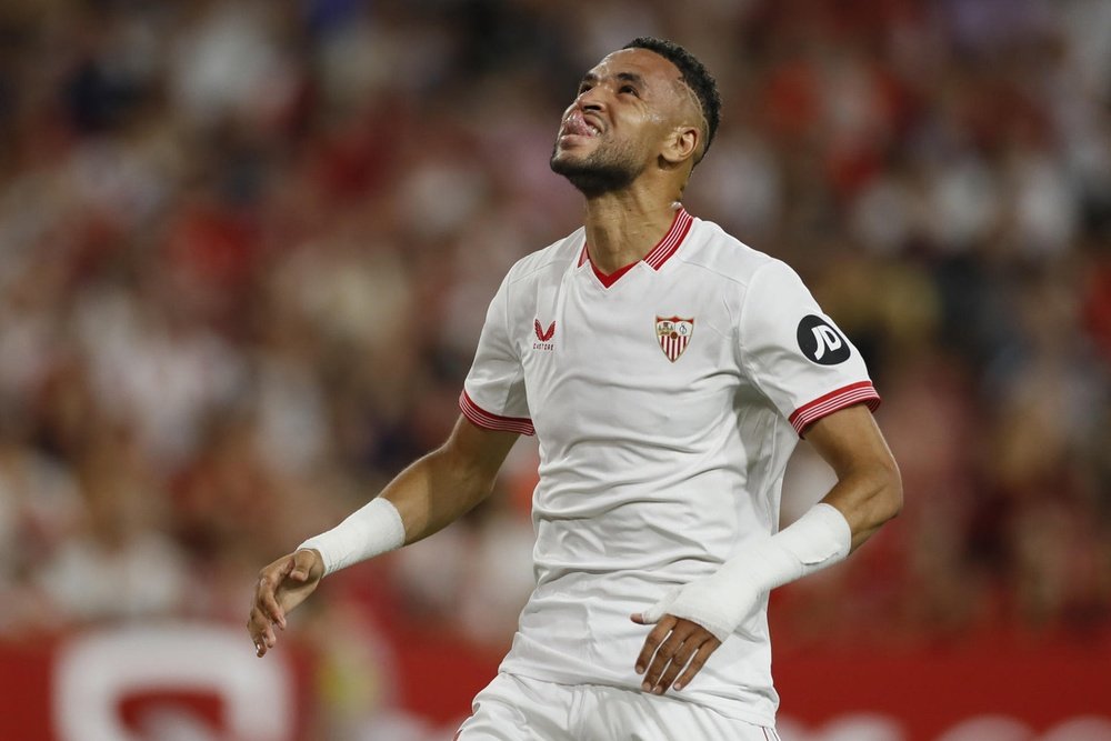 Sevilla está en conversaciones para tener un jugador estrella en el enfrentamiento contra el Athletico Madrid, a pesar de la llamada pendiente de la AFC