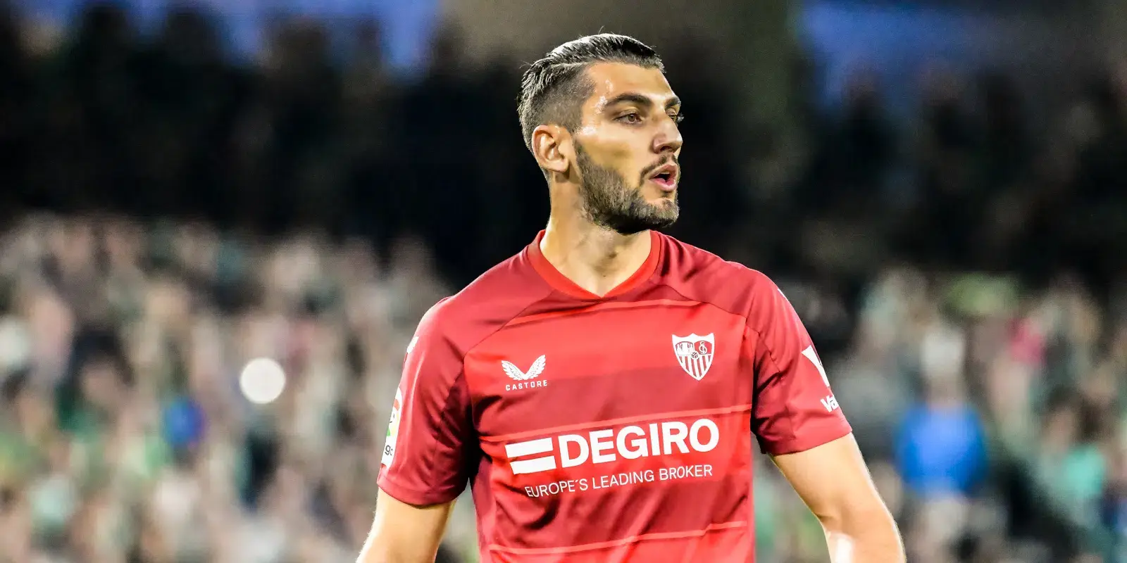 El equipo de entrenamiento, liderado por Rubén Baraja, eligió a Mieldfider francés en Red Point sobre el Sevilla Rafa Mir, que todos querían jugar para el equipo