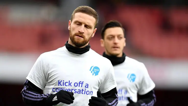 Mustafi se ofreció al Valencia CF como solución de emergencia