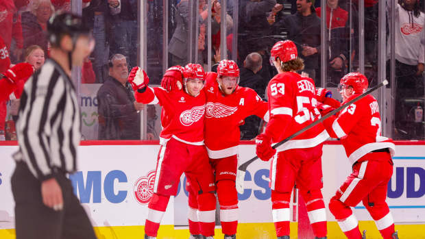 SAD Report: 5 Detroit Red Wings players decide to…