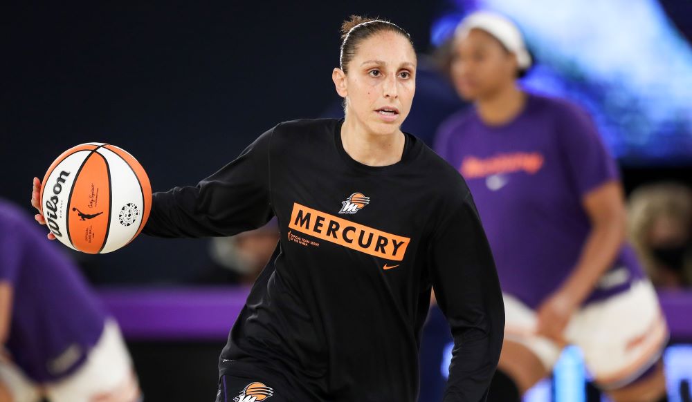 Historic Deal: Phoenix Mercury Signs $300 Million Endorsement Contract with…..