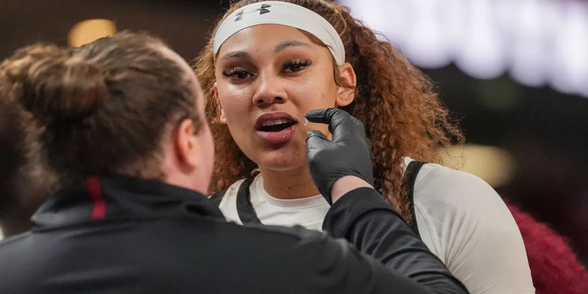 Controversy Erupts: South Carolina Women’s Fans Drown Out Kamilla Cardoso Tribute Video with Thunderous Boos Over Transfer Decision