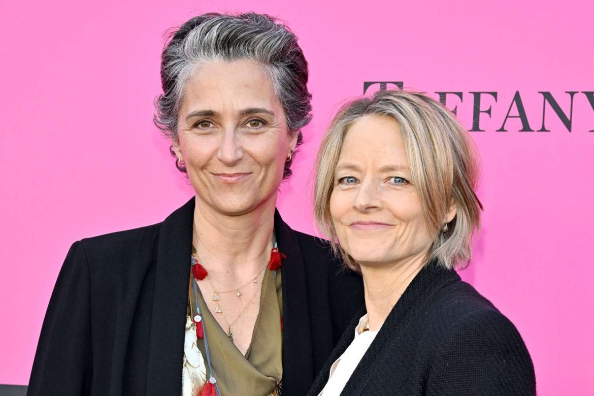 Heartbreaking Revelation: Jodie Foster Opens Up About Struggles in Her Marriage to Alexandra Hedison