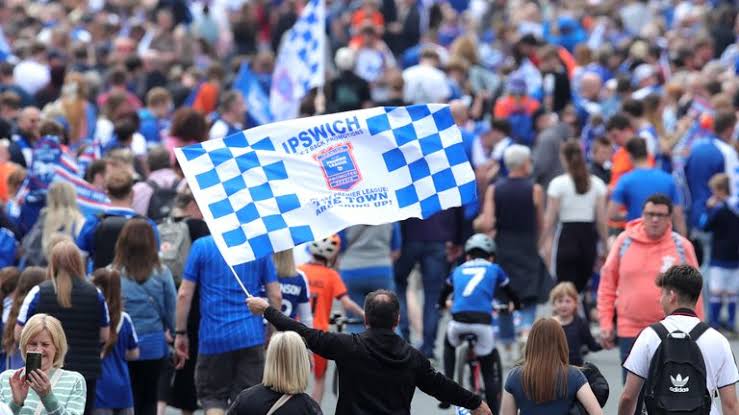 Ecstatic Ipswich Fans Celebrate Promotion Dreams: ‘We’re Going Up!'”