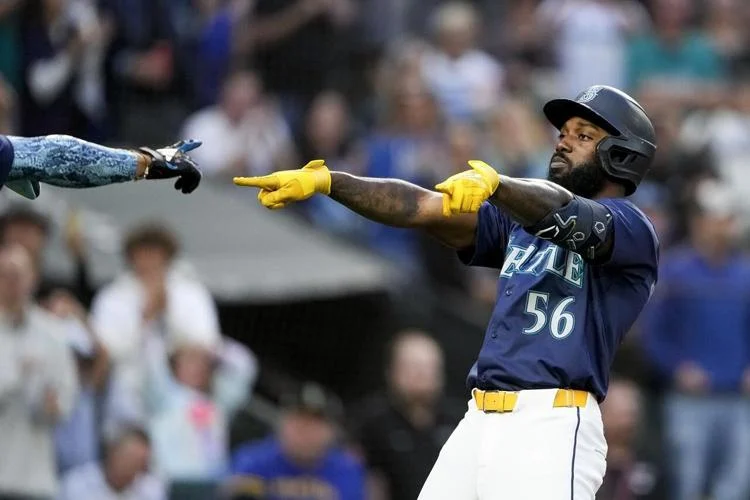 Sensational Performance: $50M Star Randy Arozarena Smashes Three-Run Homer, Leading Mariners to 5-1 Victory Over Rays