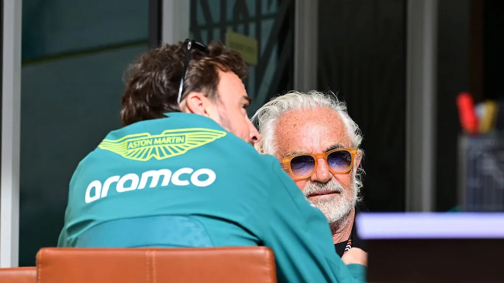 ¡Impactante! Briatore prevé que Alonso se retire al final de 2026, pero su rendimiento podría mantenerlo en la F1 por más tiempo