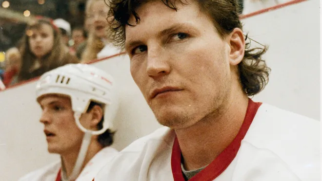 Heartbreaking News: Former Detroit Red Wings Star Tragically Passes Away at….