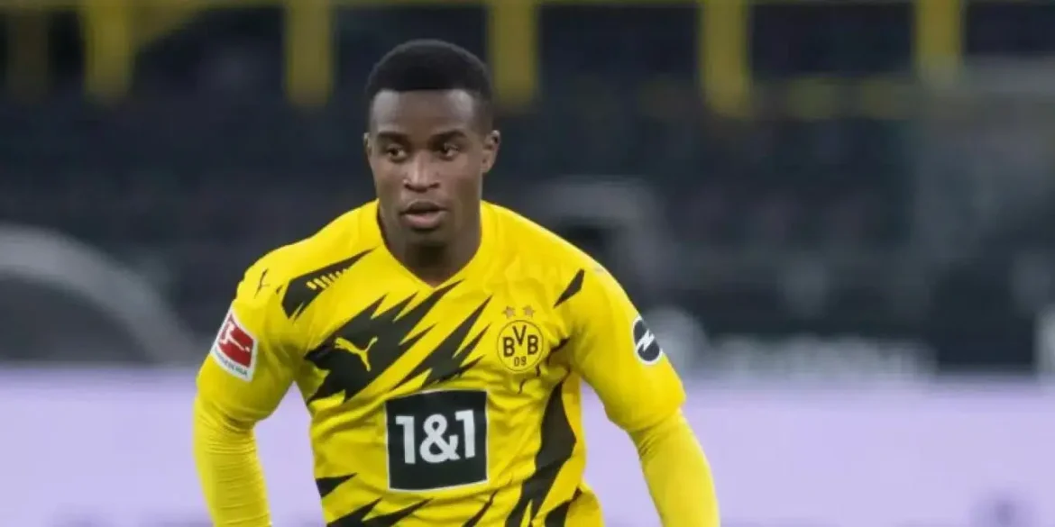 Victor Orta, del Sevilla, ha confirmado el fichaje del delantero Youssoufa Moukoko, de 19 años, procedente del Borussia Dortmund, del que se espera que tenga un impacto significativo