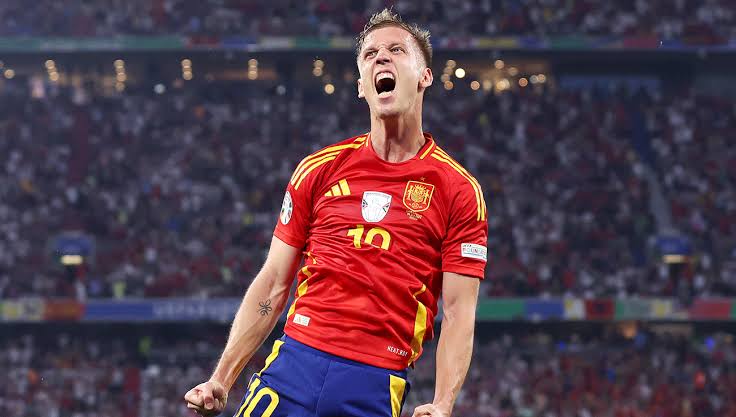 Done deal: Dani Olmo signs in as new Barcelona player on contract until 2030!