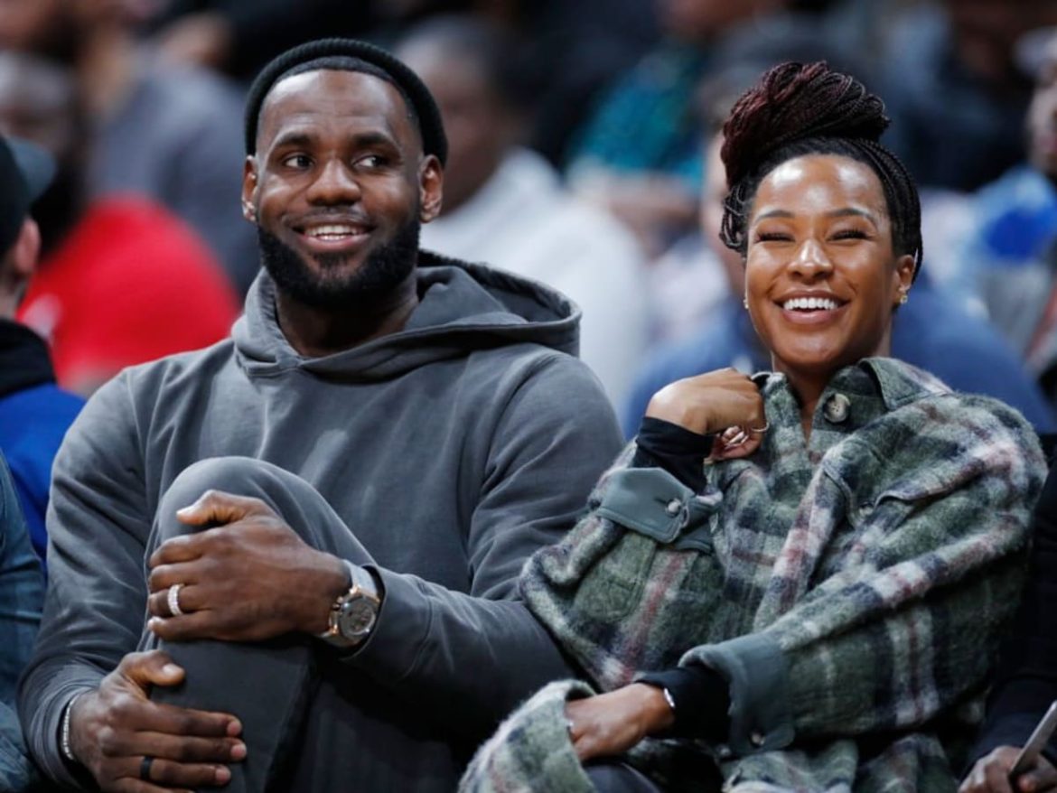 “Unbreakable Bond: The Love Story of LeBron and Savannah James, From High School Sweethearts to Power Couple”