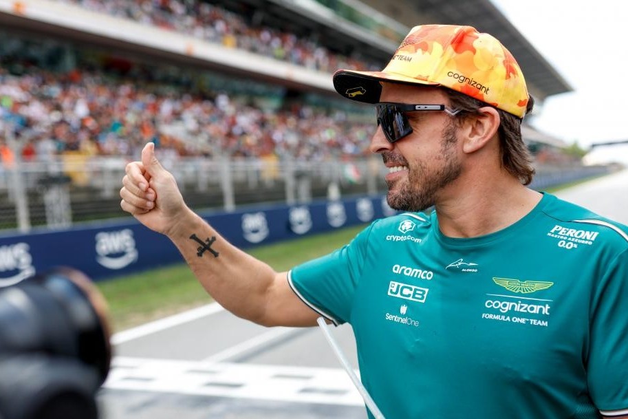 Sorprendente: Fernando Alonso Satisfecho con una Carrera “Bien Ejecutada” Mientras Termina Sexto en Azerbaiyán