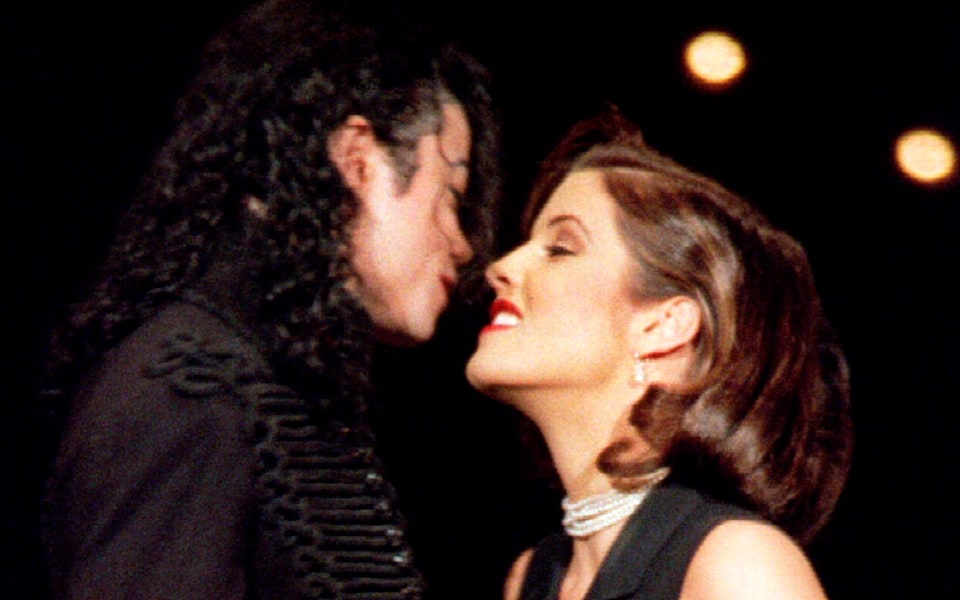 Explosive Revelations: Lisa Marie Presley’s Memoir Sheds Light on Michael Jackson Relationship