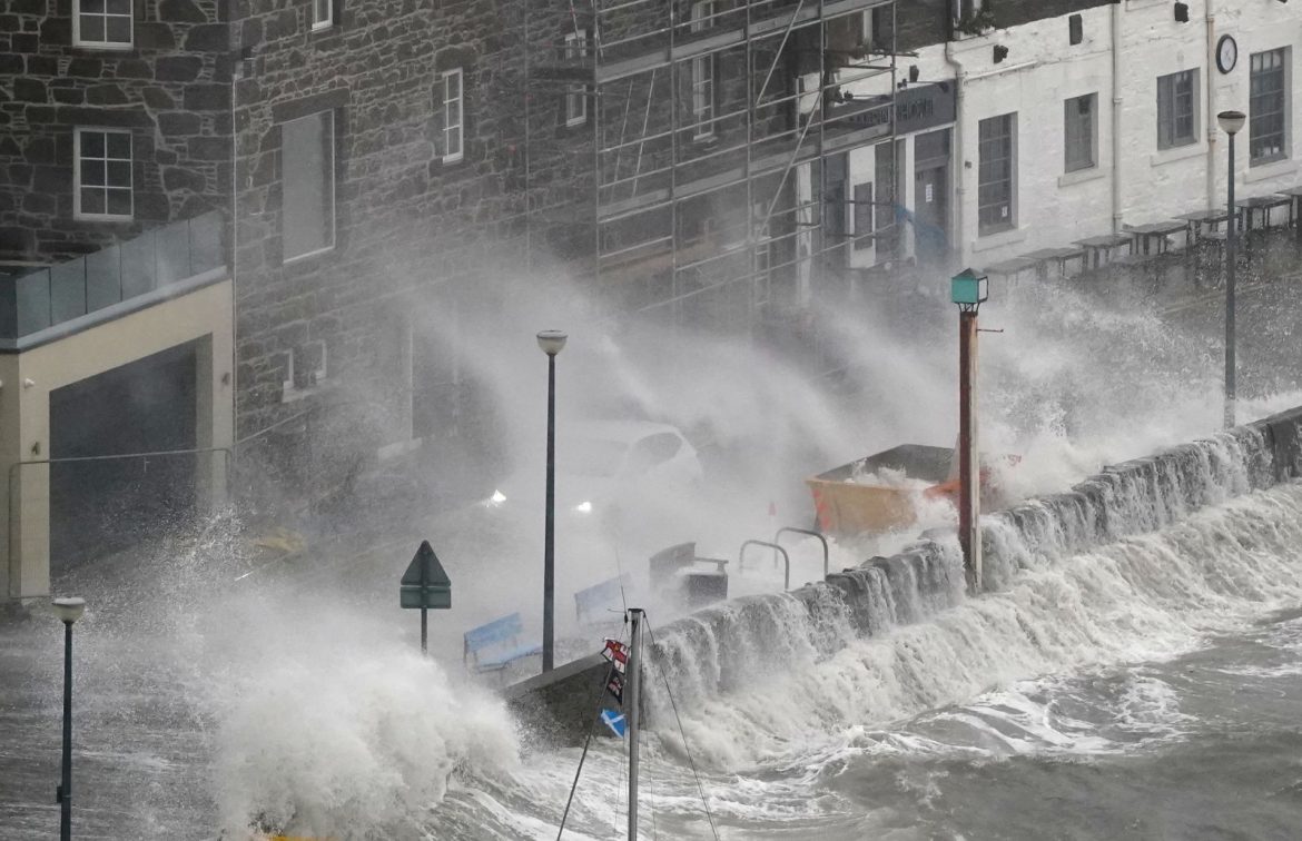 UK Prepares for Storm Ashley’s Wrath: Danger to Life Warnings, 80mph Winds, and Torrential Rain Expected