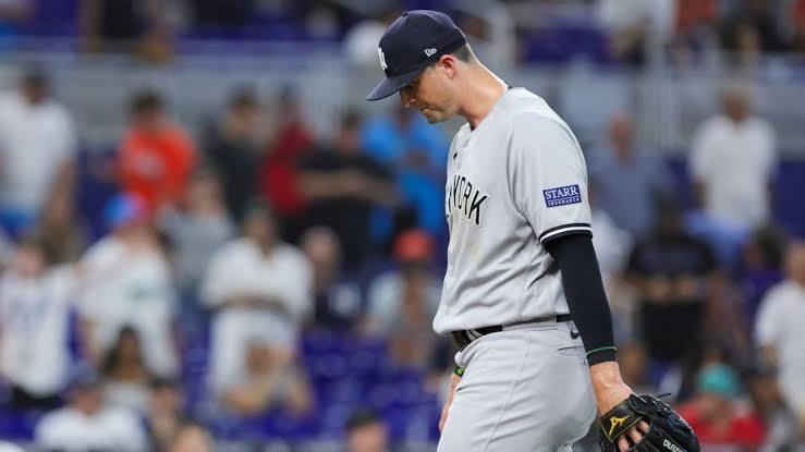 Yankees’ Playoff Hopes Diminish as Legendary Player Faces Heartbreaking Loss