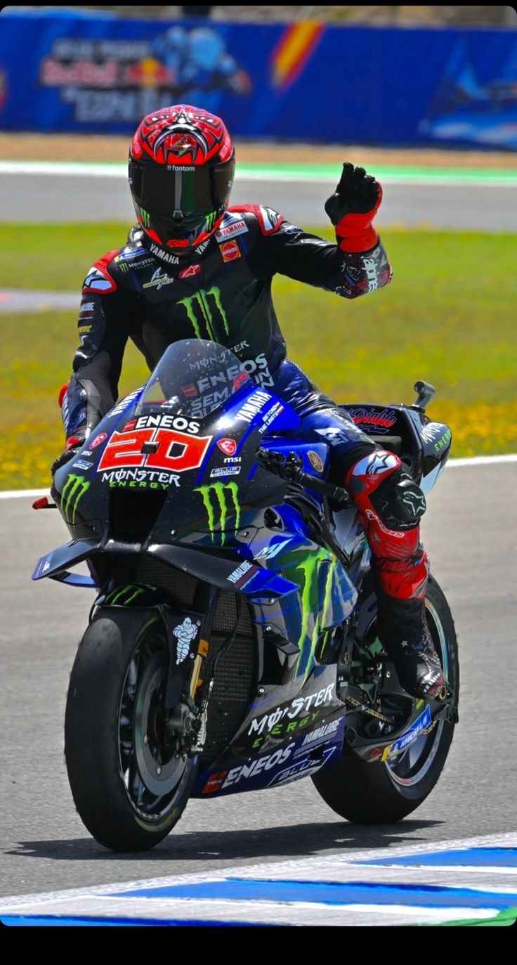 Monster Energy Yamaha MotoGP Team cherche à prolonger le contrat de Fabio Quartararo : une décision clé pour assurer l’avenir de l’équipe_