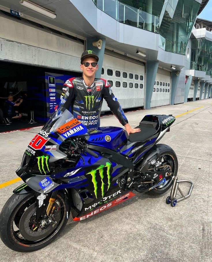 Se ha sabido que Fabio Quartararo y Yamaha están listos para probar nuevos motores antes de la temporada 2025 de MotoGP. Este desarrollo llega después de una temporada desafiante para Yamaha, en la que el equipo tuvo dificultades para igualar el dominio de Ducati.