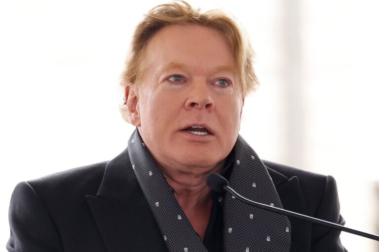 Axl-Rose-112223-f9084944773c432d9ea0efde2b217a5b