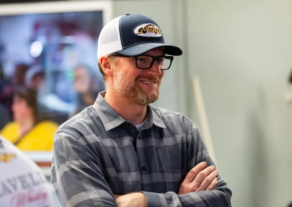 dale-earnhardt-jr-revived-fathers-legacy-new-docuseries.jpg-1920x1366