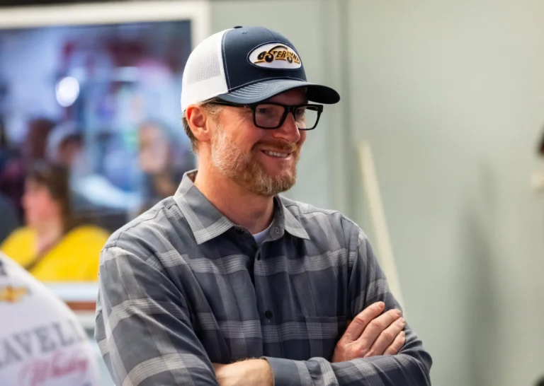 dale-earnhardt-jr-revived-fathers-legacy-new-docuseries.jpg-1920x1366